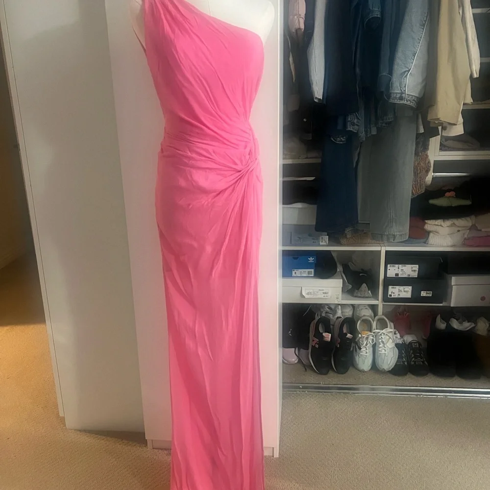 Sau Lee Helene Dress Pink One-Shoulder Maxi Gown NWT - Picture 5 of 9